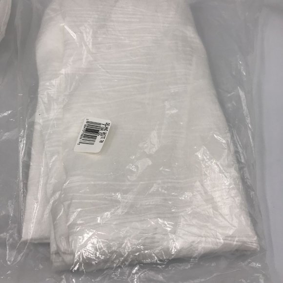 Ultimate Textile Delano 70-Inch x 104-Inch Oblong Tablecloth in White  $70.99 - Picture 2 of 4